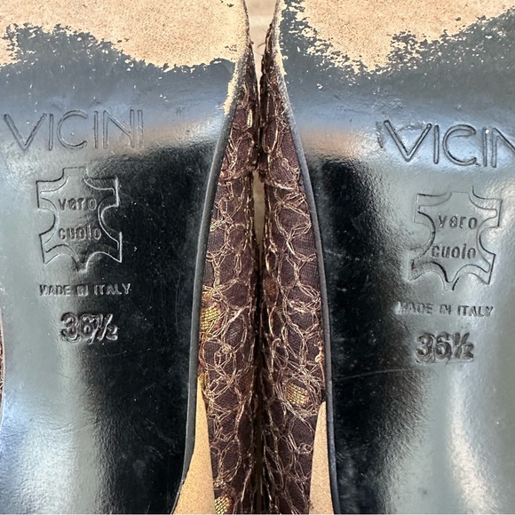 Vicini Gold and Purple Heels with Pointed Toe and Intricate Design - Picture 7 of 8